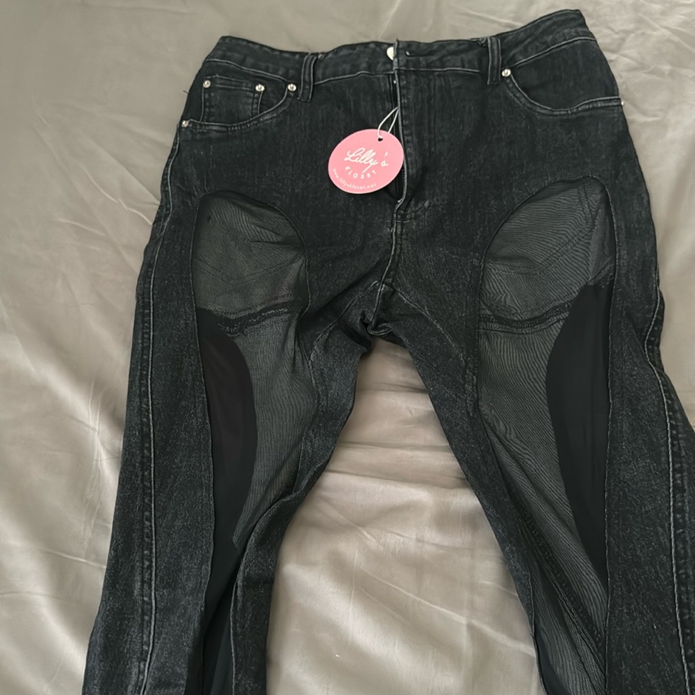 Brand those pants size medium with tags